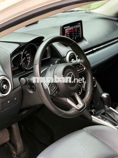 Mazda Mazda 2 Luxubu 2020 Trắng Tự động 61.000 Km