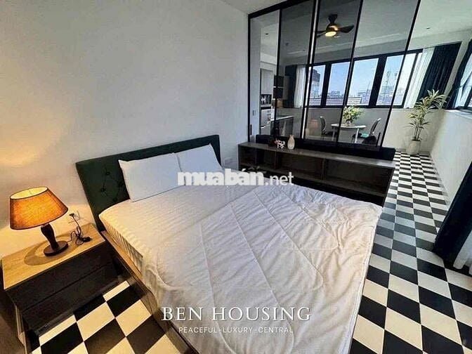 Căn hộ 1 phòng ngủ full nội thất cửa sổ đường Bến Vân Đồn quận 4