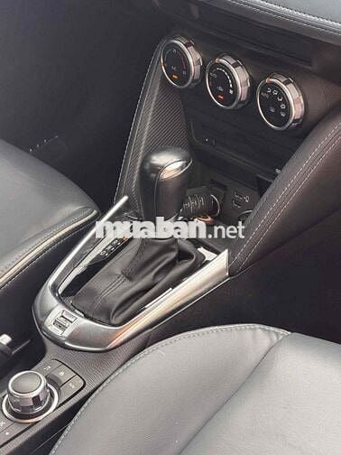 Mazda Mazda 2 Luxubu 2020 Trắng Tự động 61.000 Km