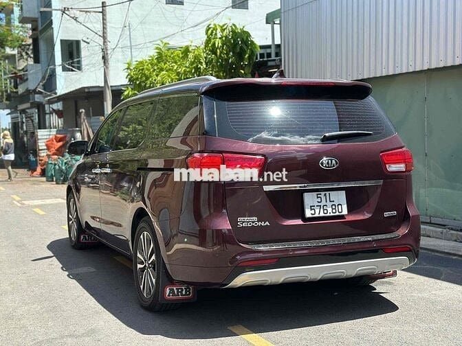 Kia Sedona Bản Full máy dầu 2018 đỏ