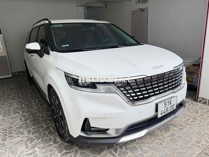 Kia Carnival Premium 7S màu trắng 2023