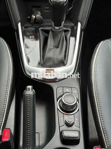 Mazda Mazda 2 Luxubu 2020 Trắng Tự động 61.000 Km