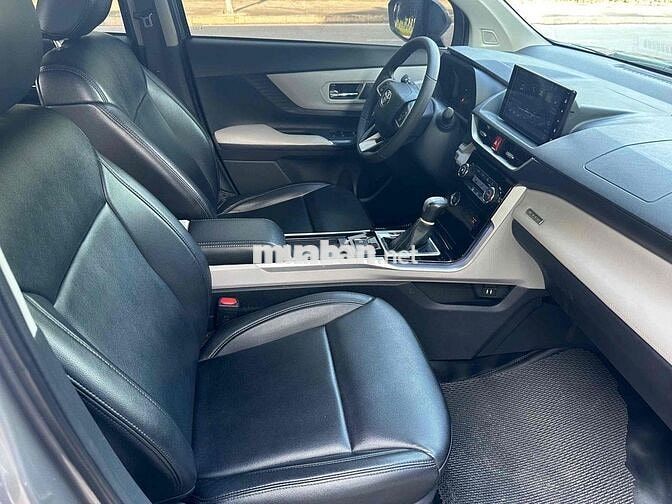 Toyota Veloz Cross 7 chỗ Xám 74236 km