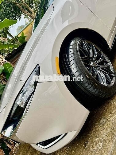 Mazda Mazda 3 2025 vàng ánh kim