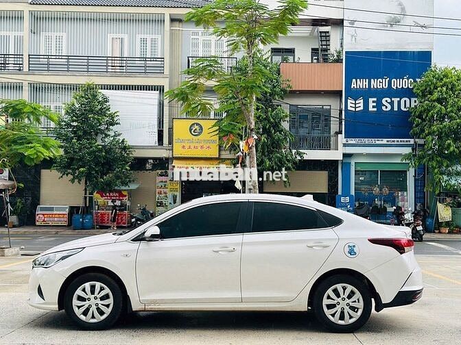 Hyundai Accent 2023 1.4 MT Base Trắng 45.000 km