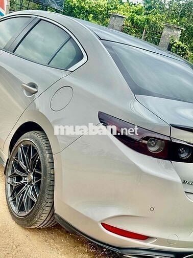 Mazda Mazda 3 2025 vàng ánh kim