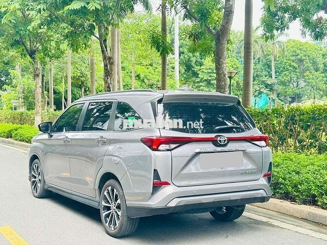 Toyota Veloz Cross 7 chỗ Xám 74236 km