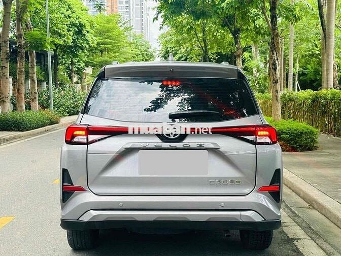 Toyota Veloz Cross 7 chỗ Xám 74236 km