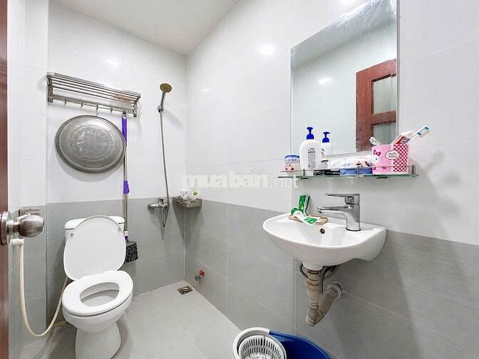 Thích Phòng Lớn Rộng Thoáng Mát Thì ib em Nhé - KDC Phú Mỹ - Quận 7