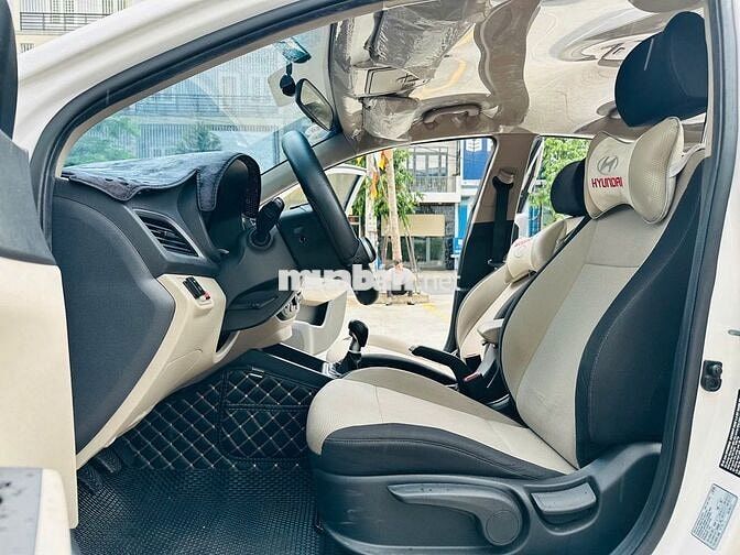 Hyundai Accent 2023 1.4 MT Base Trắng 45.000 km