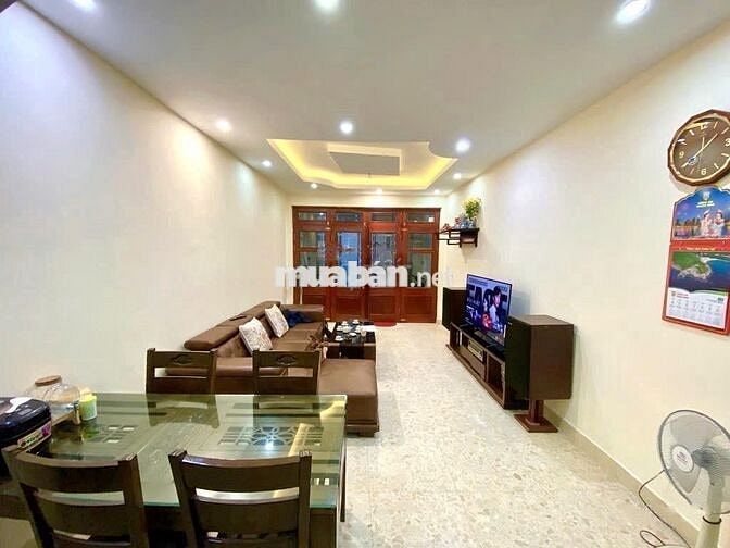 Bán Nhà Hoàng Quốc Việt, Cầu Giấy, Dân xây, ô tô gần, 50m2, 10 tỷ