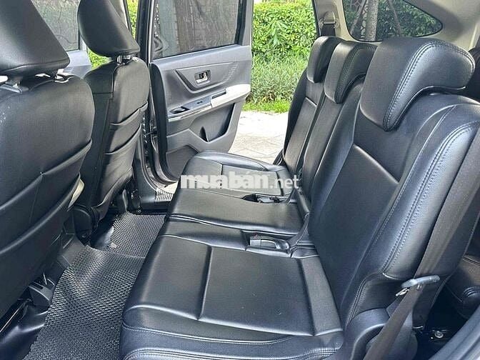 Toyota Veloz Cross 7 chỗ Xám 74236 km