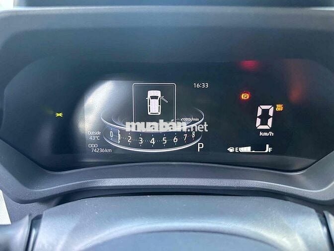 Toyota Veloz Cross 7 chỗ Xám 74236 km