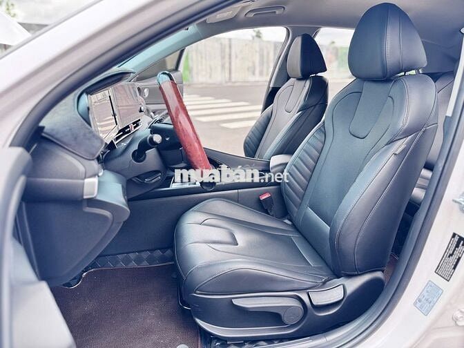 Hyundai Elantra 2023 1.6 AT đặc biệt Trắng