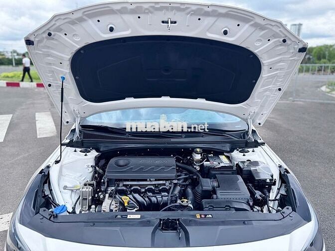 Hyundai Elantra 2023 1.6 AT đặc biệt Trắng