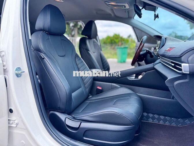 Hyundai Elantra 2023 1.6 AT đặc biệt Trắng