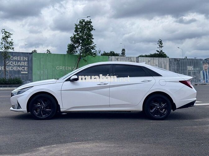 Hyundai Elantra 2023 1.6 AT đặc biệt Trắng