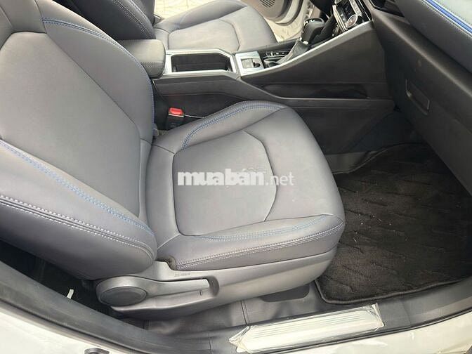 Toyota Yaris Cross 1.5L Trắng 5.000km