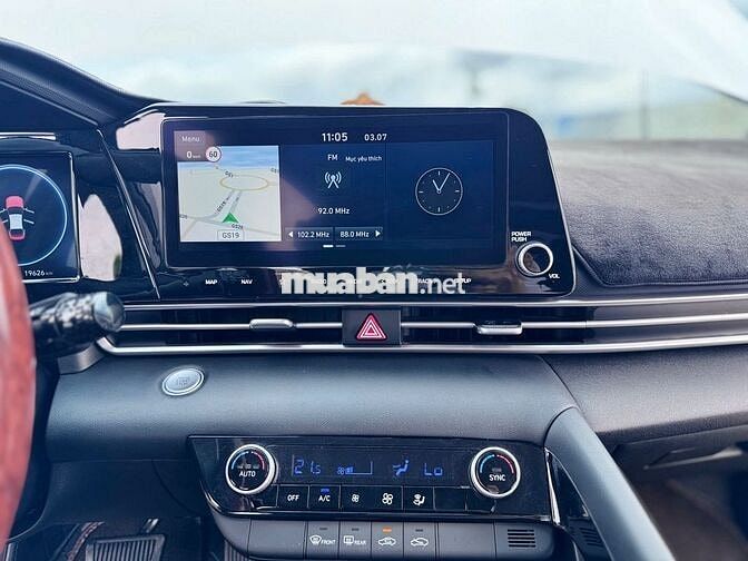 Hyundai Elantra 2023 1.6 AT đặc biệt Trắng