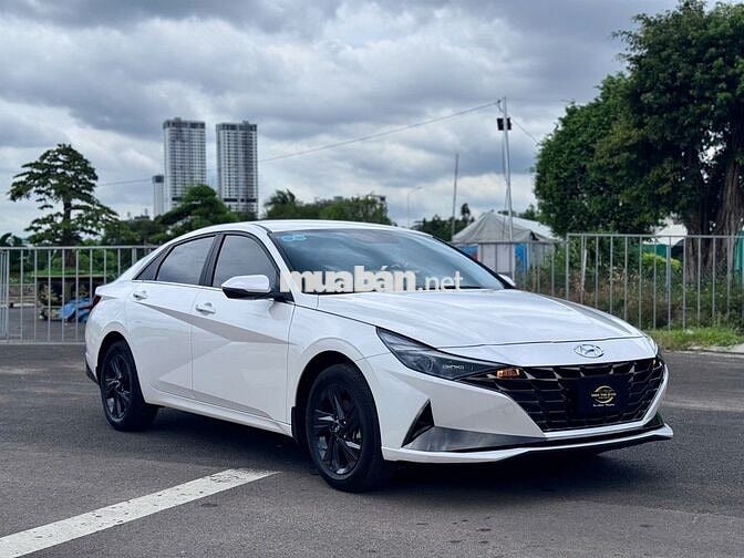 Hyundai Elantra 2023 1.6 AT đặc biệt Trắng
