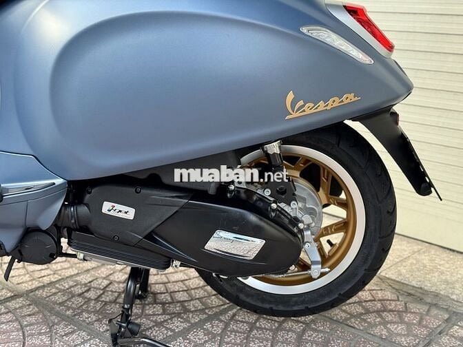 Vespa Sprint Officina 8 Limited Xám 10km MH426.20
