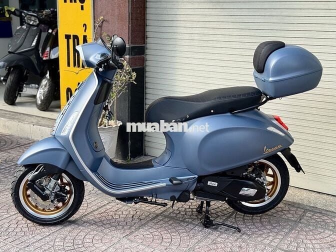 Vespa Sprint Officina 8 Limited Xám 10km MH426.20