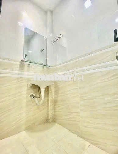 CHO THUÊ NHÀ Q10, HẺM XE HƠI, 1 Trệt, 2 Lầu, sân thượng, 2PN, 3WC