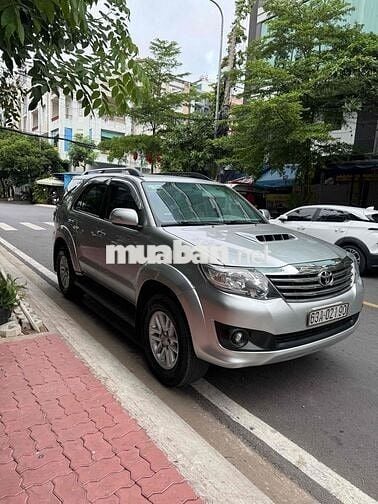 Toyota Fortuner 2014 Bạc 8 chỗ Dầu