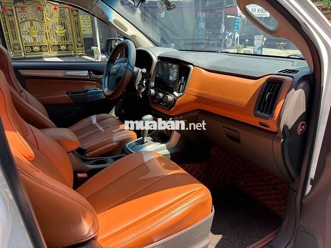 Chevrolet Trailblazer LT Trắng 7 chỗ Số tự động