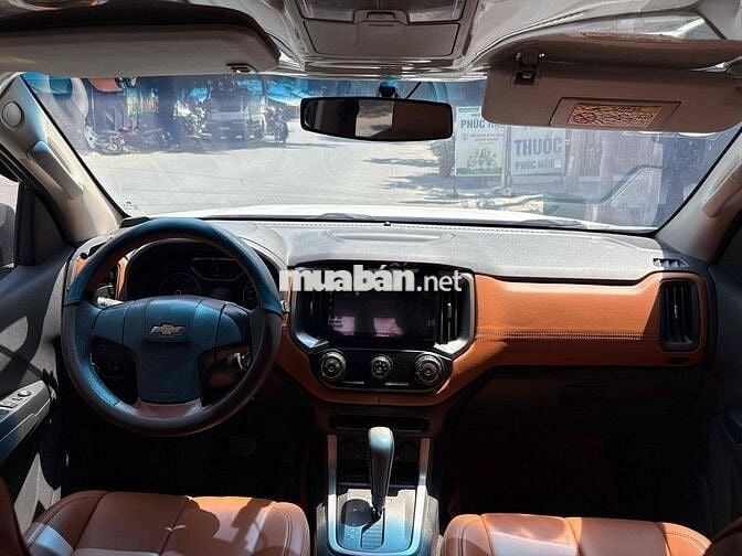 Chevrolet Trailblazer LT Trắng 7 chỗ Số tự động