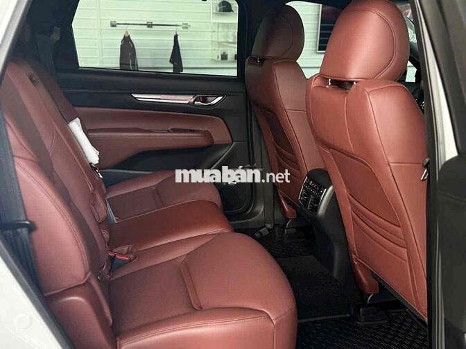 Mazda CX-8 Tặng Bảo hiểm vật chất, giảm giá sâu
