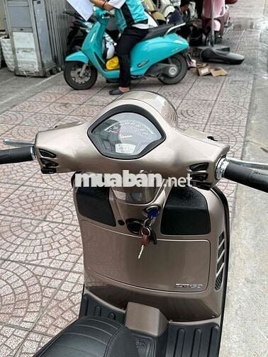 Piaggio Vespa GTS 150 TFT 2022 Nâu đồng đồ chơi