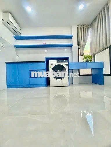 CHO THUÊ NHÀ Q10, HẺM XE HƠI, 1 Trệt, 2 Lầu, sân thượng, 2PN, 3WC