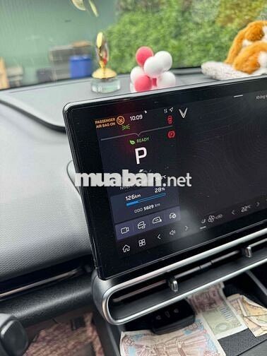 VinFast VF MPV 7 Trắng 5 ngàn km