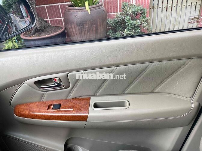 Toyota Fortuner 2010 2 cầu Xám Tự động