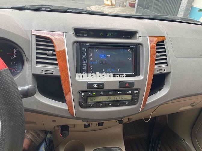 Toyota Fortuner 2010 2 cầu Xám Tự động