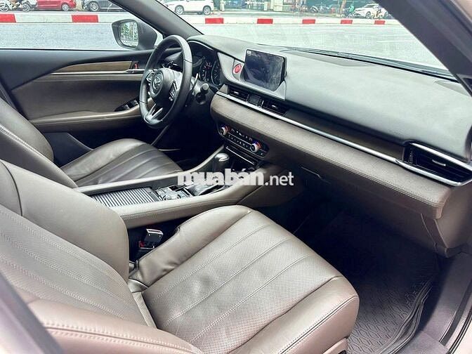Mazda 6 Signature Premium 2022 Trắng | 64,000 Km