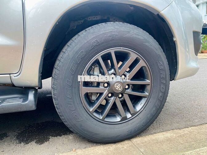 Toyota Fortuner 2016 Dầu 128000km Bạc