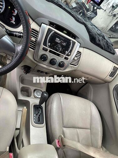 Toyota Innova AT 2014 Bạc Tự động 8 chỗ gốc xài Go