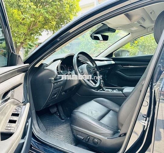 Mazda 3 1.5L Premium ĐK 2023, 1 chủ đi kĩ, BD full