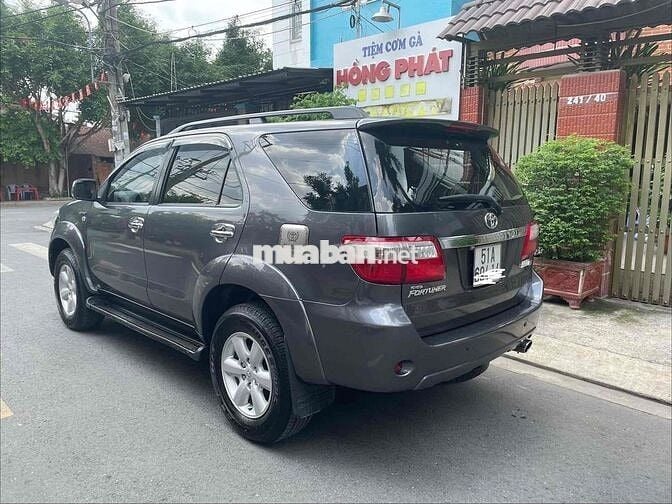 Toyota Fortuner 2010 2 cầu Xám Tự động