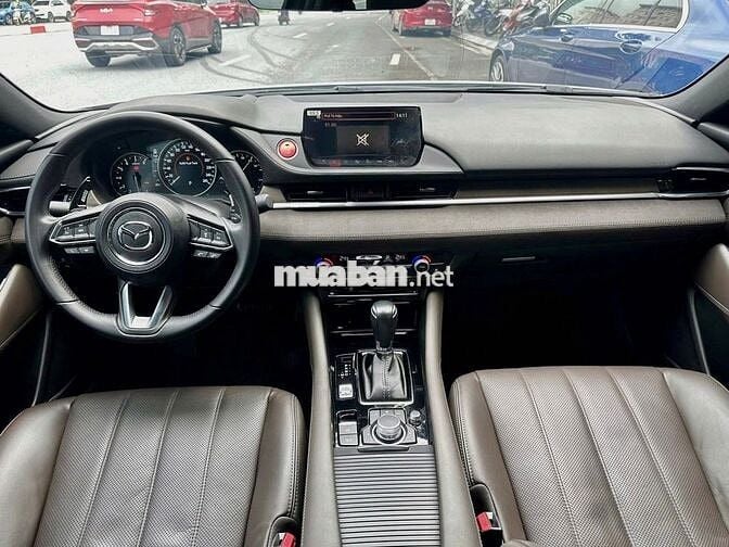Mazda 6 Signature Premium 2022 Trắng | 64,000 Km