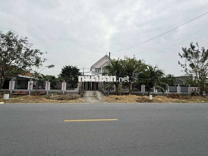 Bán biệt thự và 11.000m2  đất cây lâu năm