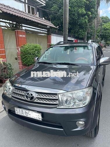 Toyota Fortuner 2010 2 cầu Xám Tự động