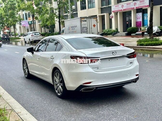 Mazda 6 Signature Premium 2022 Trắng | 64,000 Km