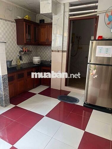 Mình đang cần share 1 phòng riêng (nữ) - chung cư C2 quận 4 ạ