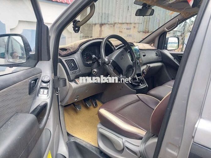 Hyundai Starex Van 6 chổ,2013 Số sàn Bạc