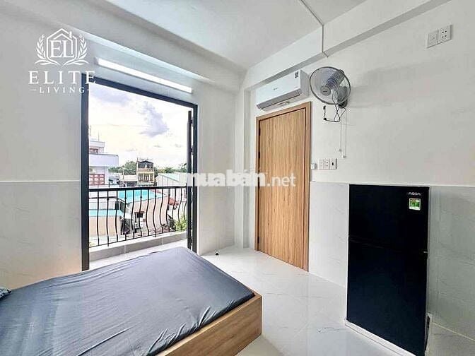 STUDIO BAN CÔNG THOÁNG MÁT NGAY CỔNG SAU ĐẠI HỌC VĂN LANG CS3