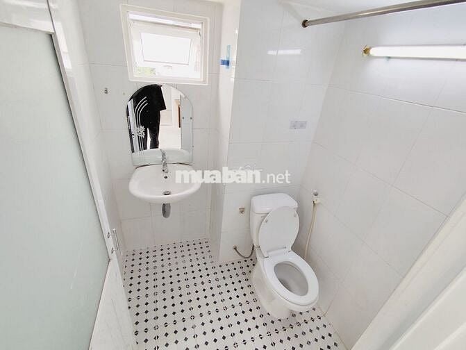 BAN CÔNG, 𝐆Á𝐂 𝐋Ẫ𝐍, ĐẦU DÃY, CỬA KÍNH 𝐕𝐈𝐄𝐖 thành phố (🏘️trọ Anh Vinh)