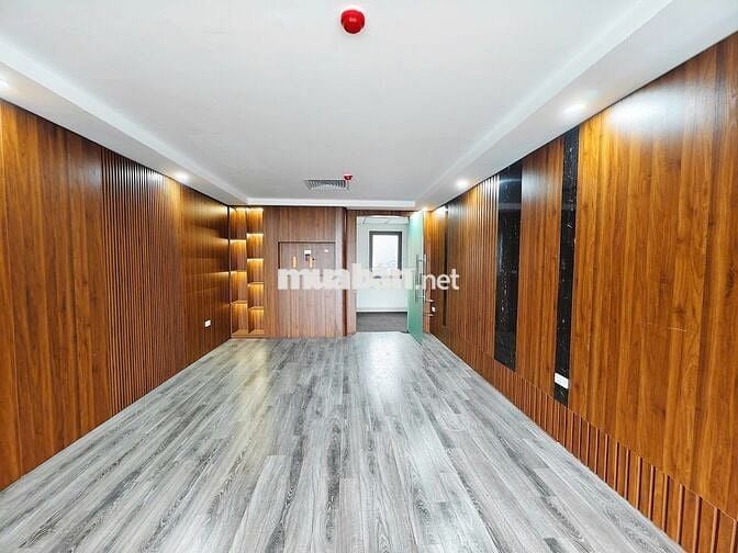 Cho thuê văn phòng The Manor Nguyễn Xiển 200m2 lô góc 25tr thang máy